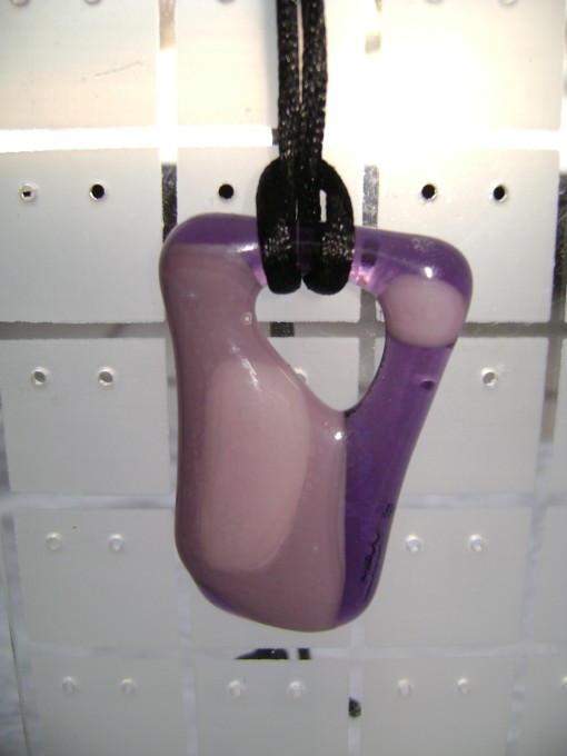 collier violet transparent, mauve moyen et clair opaque